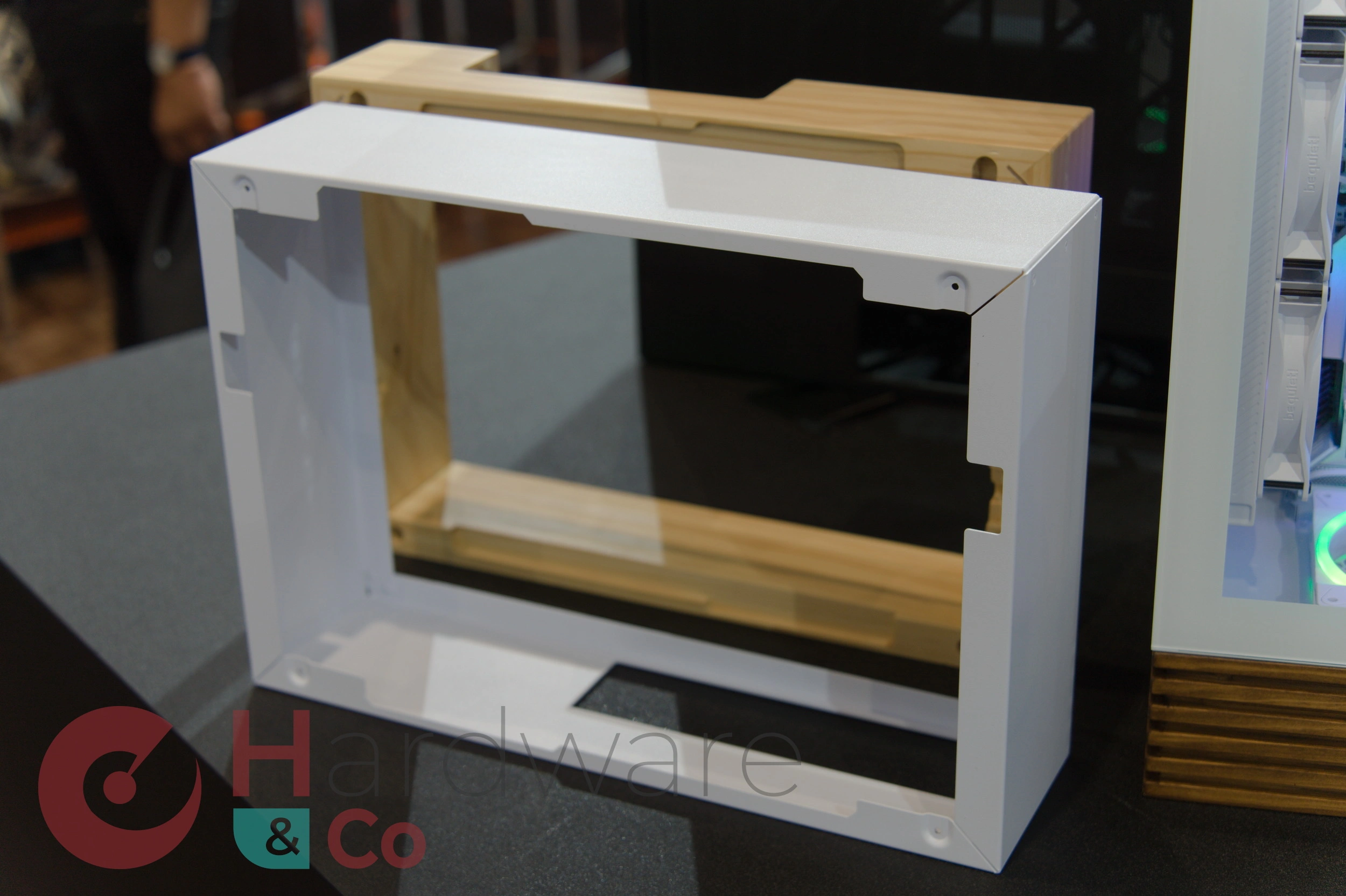 Bequiet Computex25 Pure Base 900 Stands