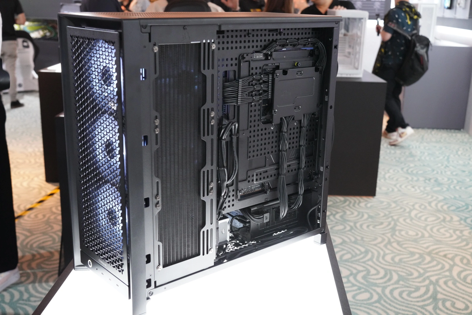 Corsair Frame 5000d Computex Black Back