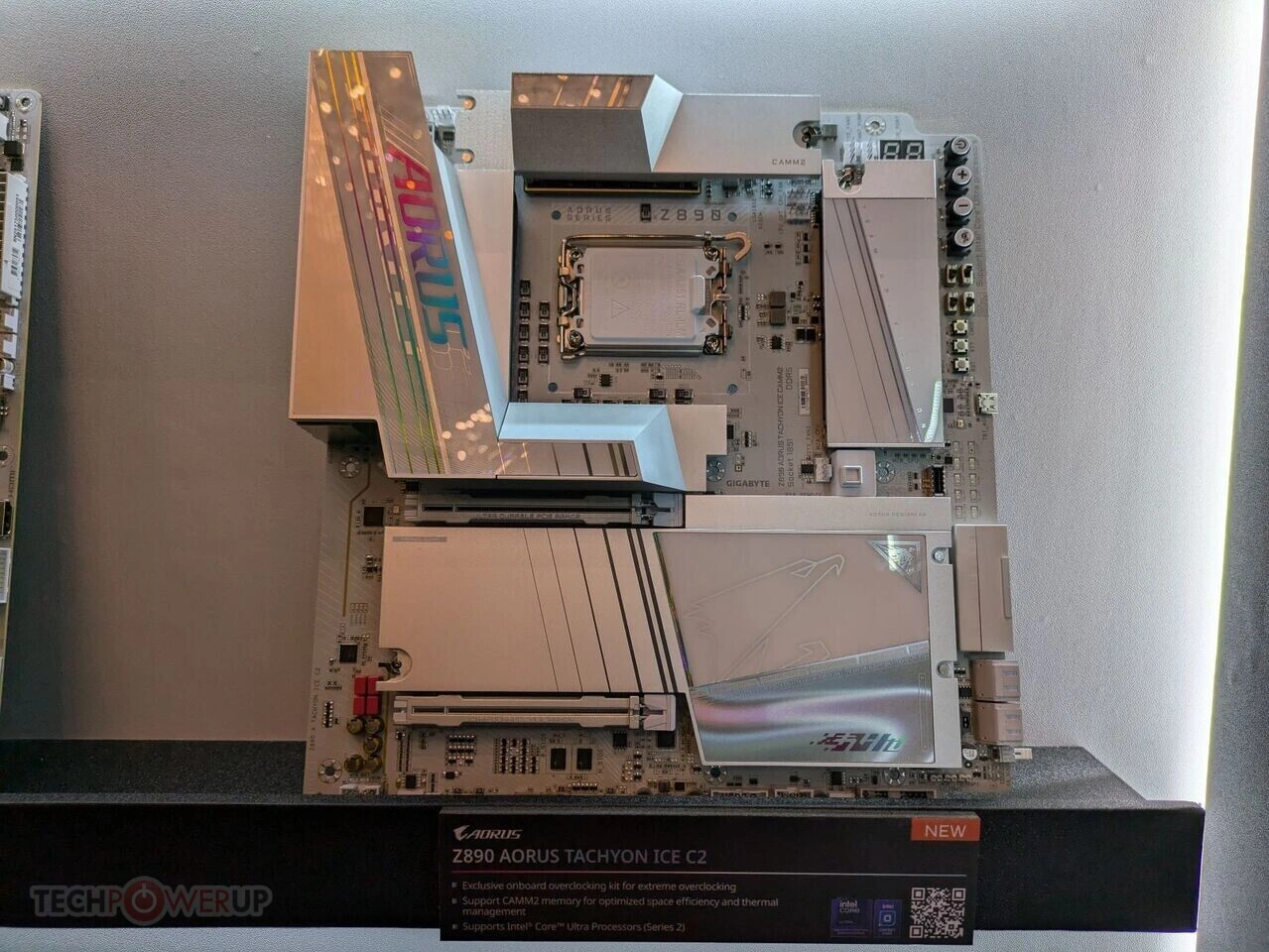 Gigabyte Z890 Tachyon Ice Camm2 Tpu