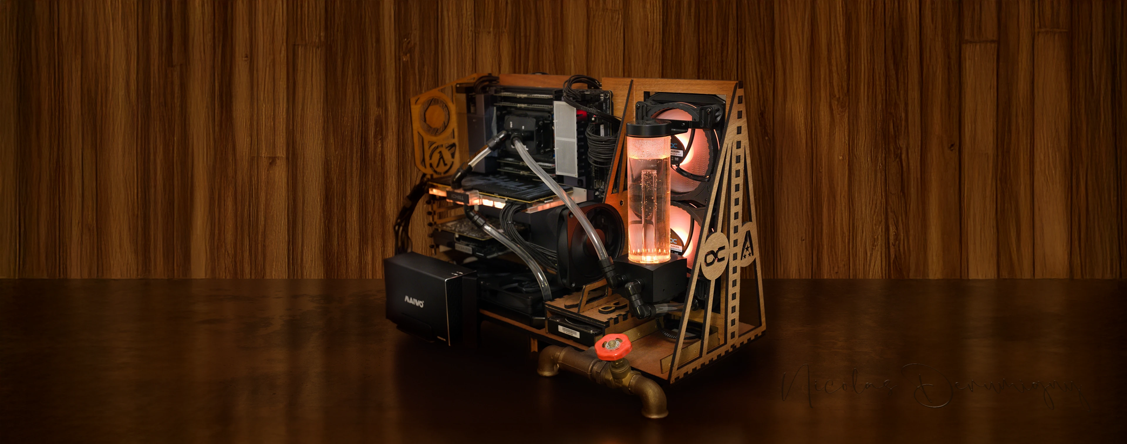 Boitier Custom Eatx Nico Header