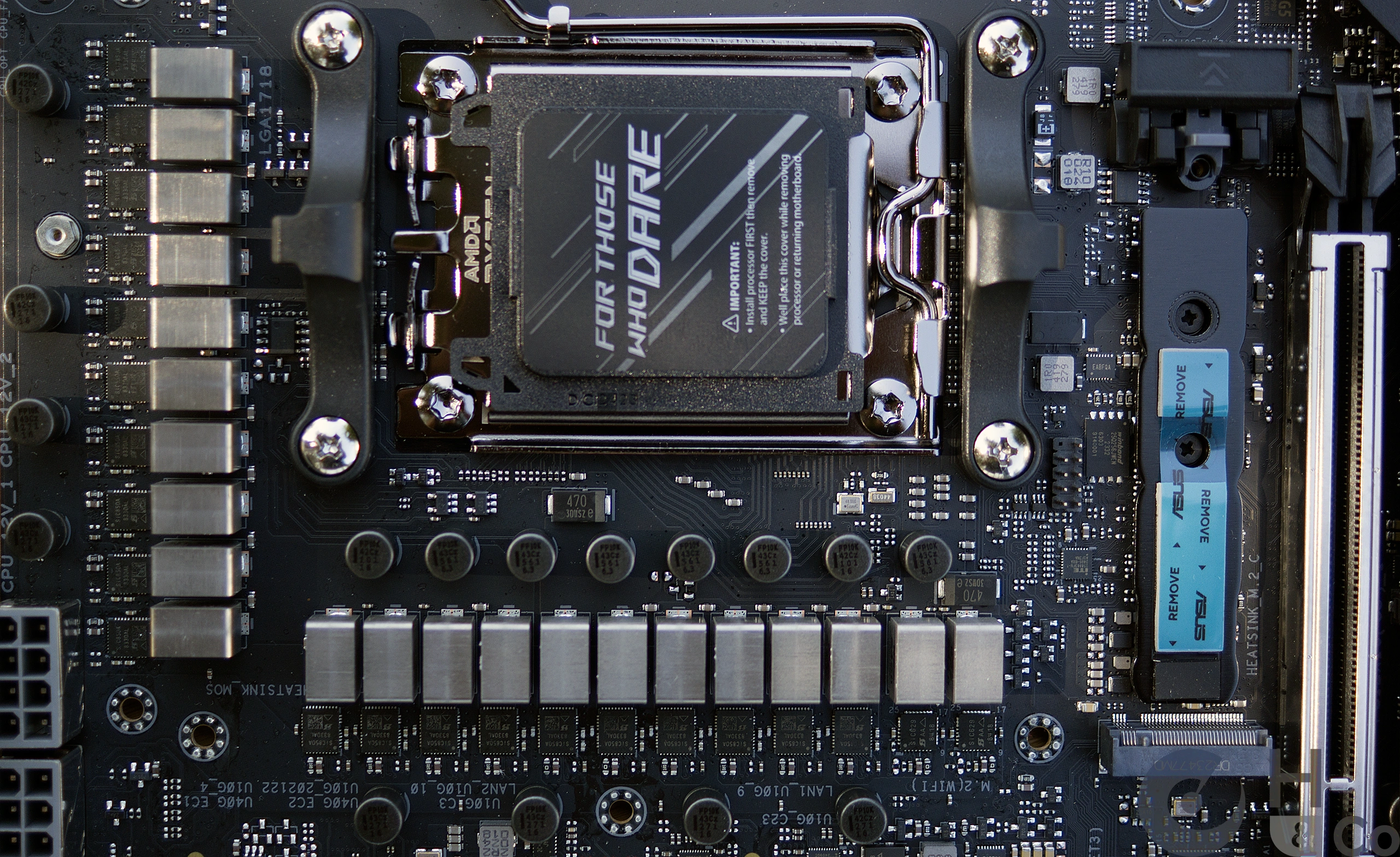 Asus ROG Crosshair X870E Hero : l'étage d'alimentation principal