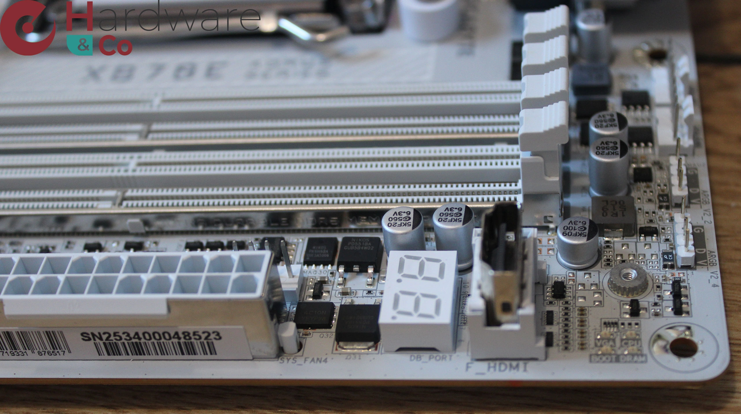 Gigabyte X870e Aorus Master X3d Ice Debug Led
