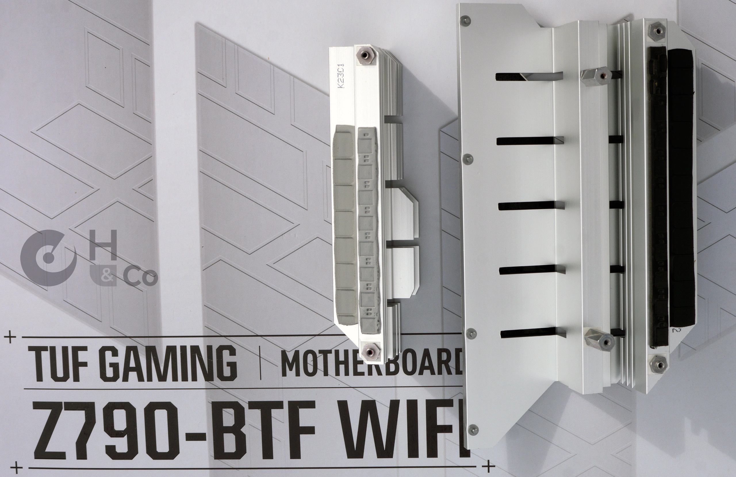 Asus TUF Gaming Z790-BTF WiFI : radiateurs VRM