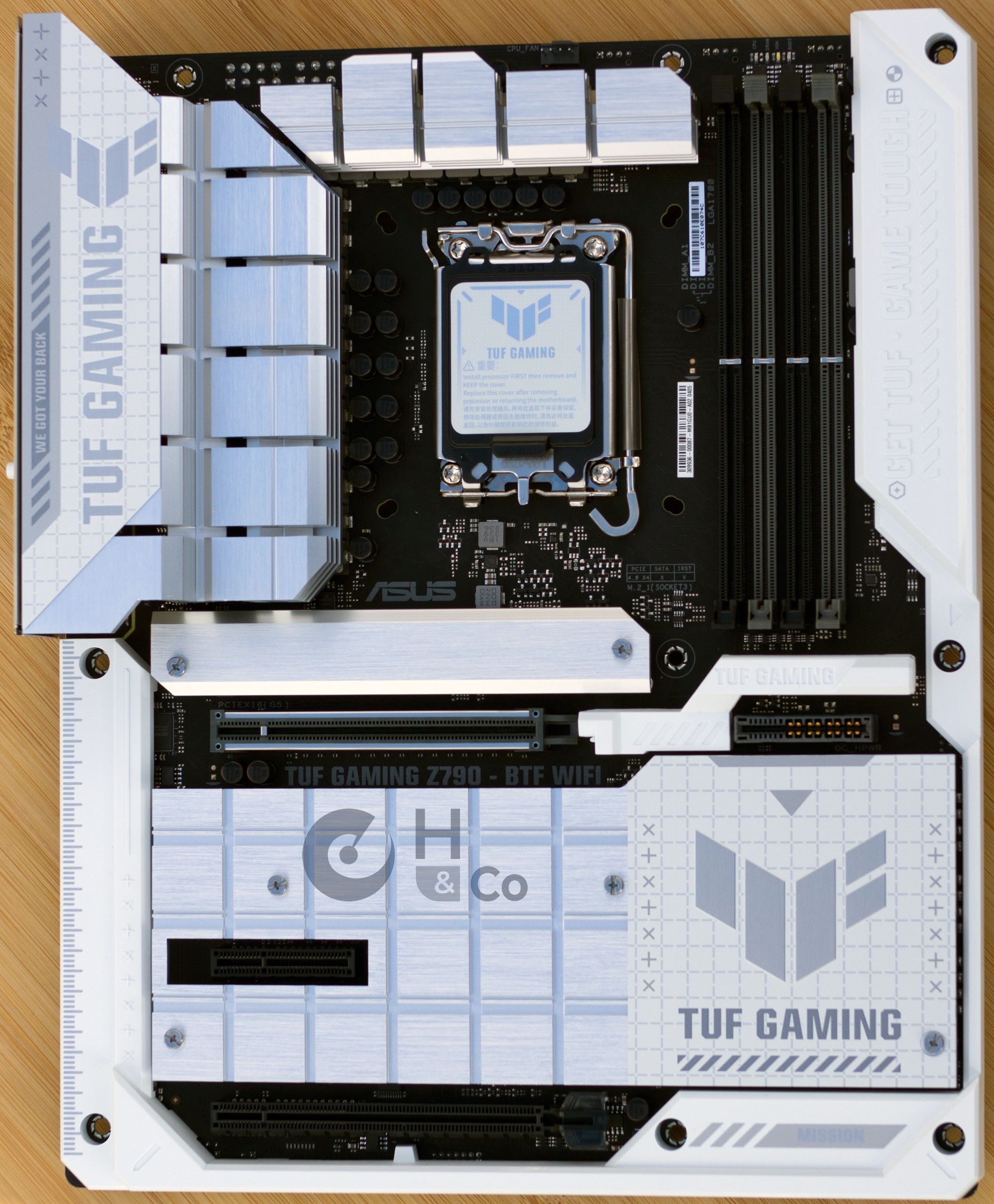 Asus TUF Gaming Z790-BTF WiFI : face avant