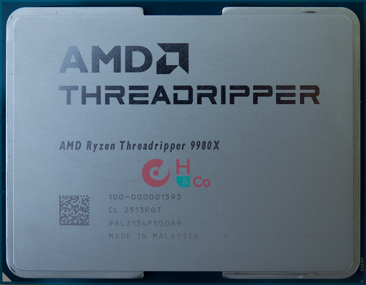 AMD Ryzen Threadripper 9980X : la face avant