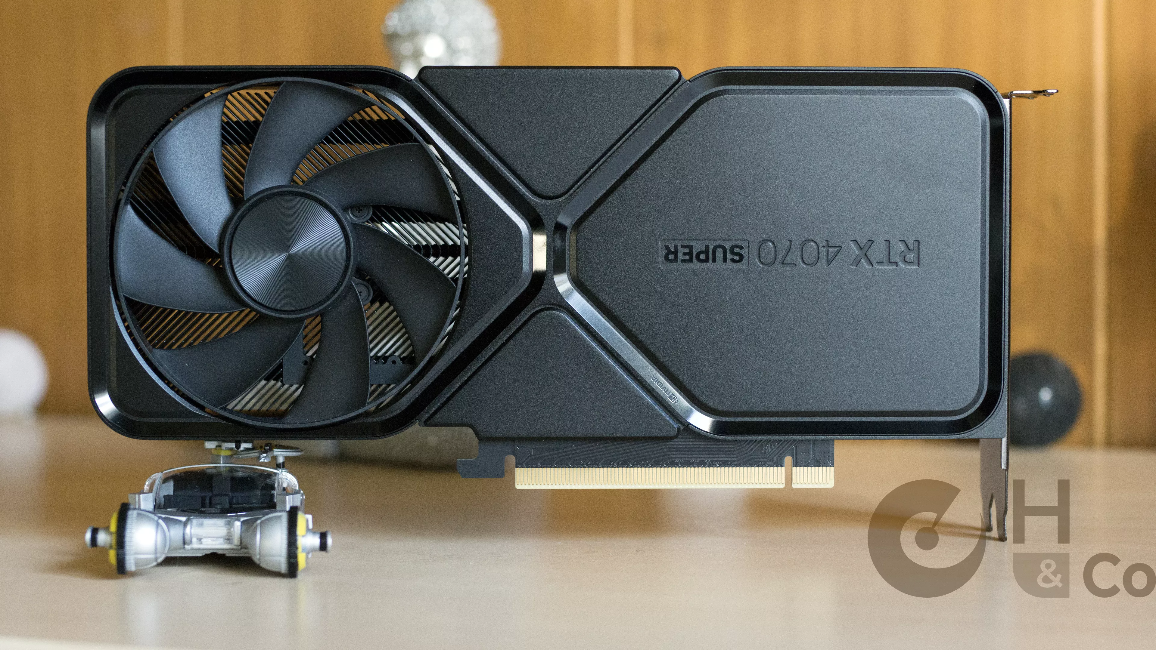 Nvidia GeForce RTX 4070 SUPER Founders Edition : face arrière