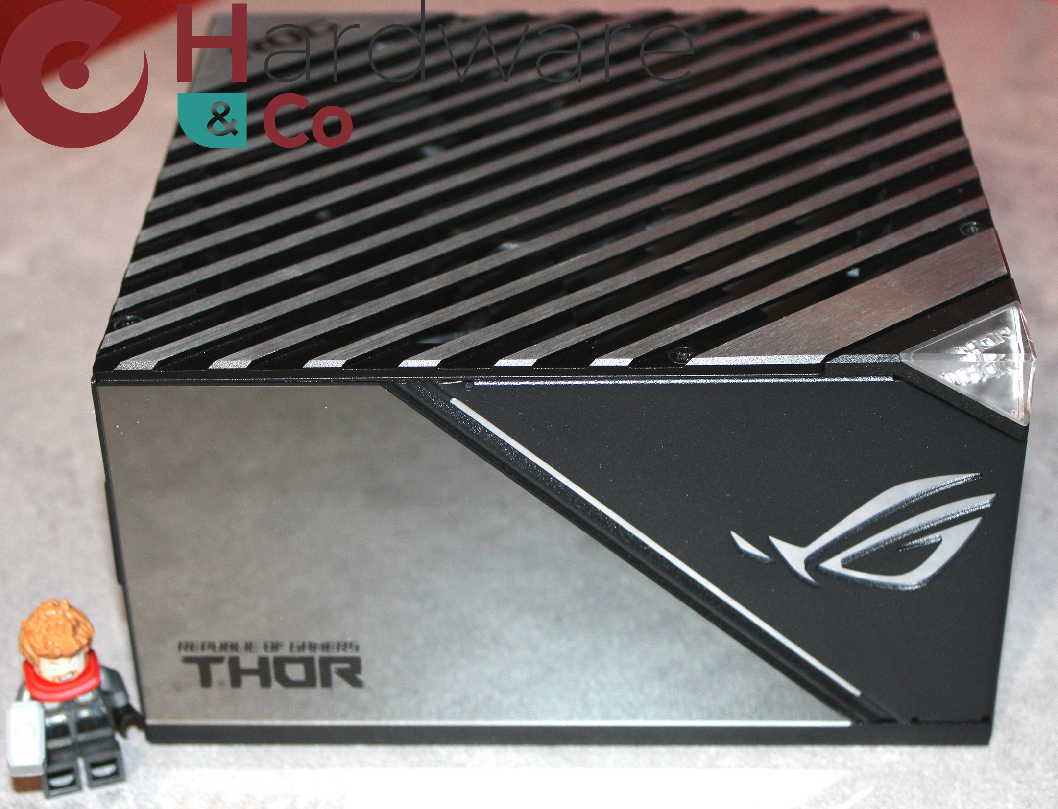 Asus Thor 850w Profil Ecran