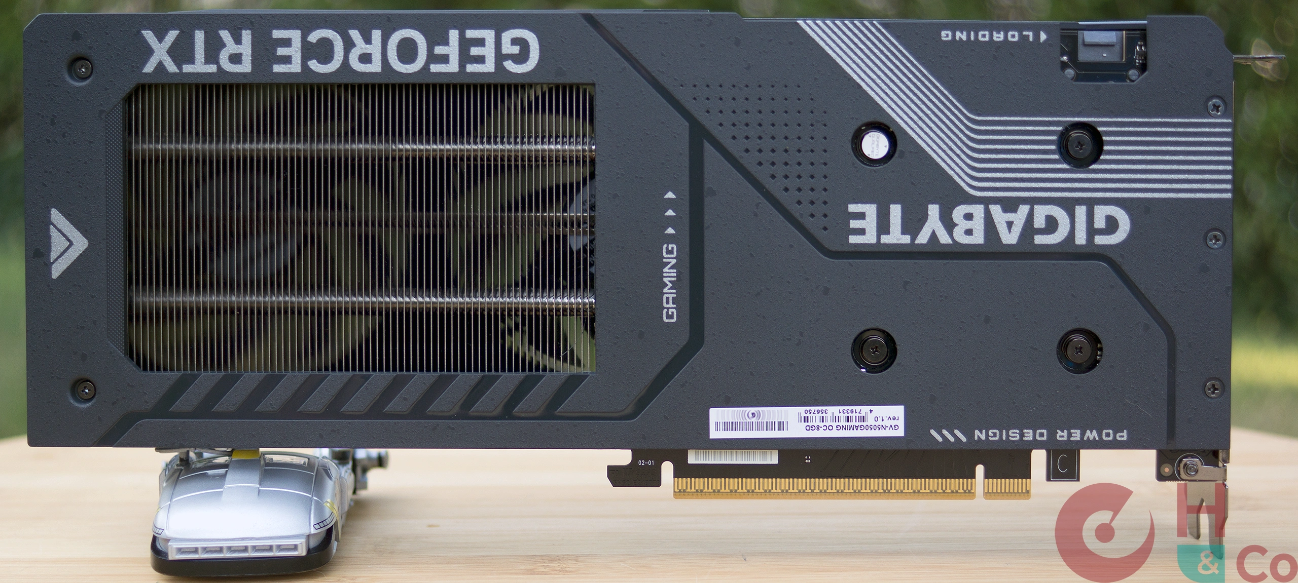 Gigabyte RTX 5050 Gaming : face arrière