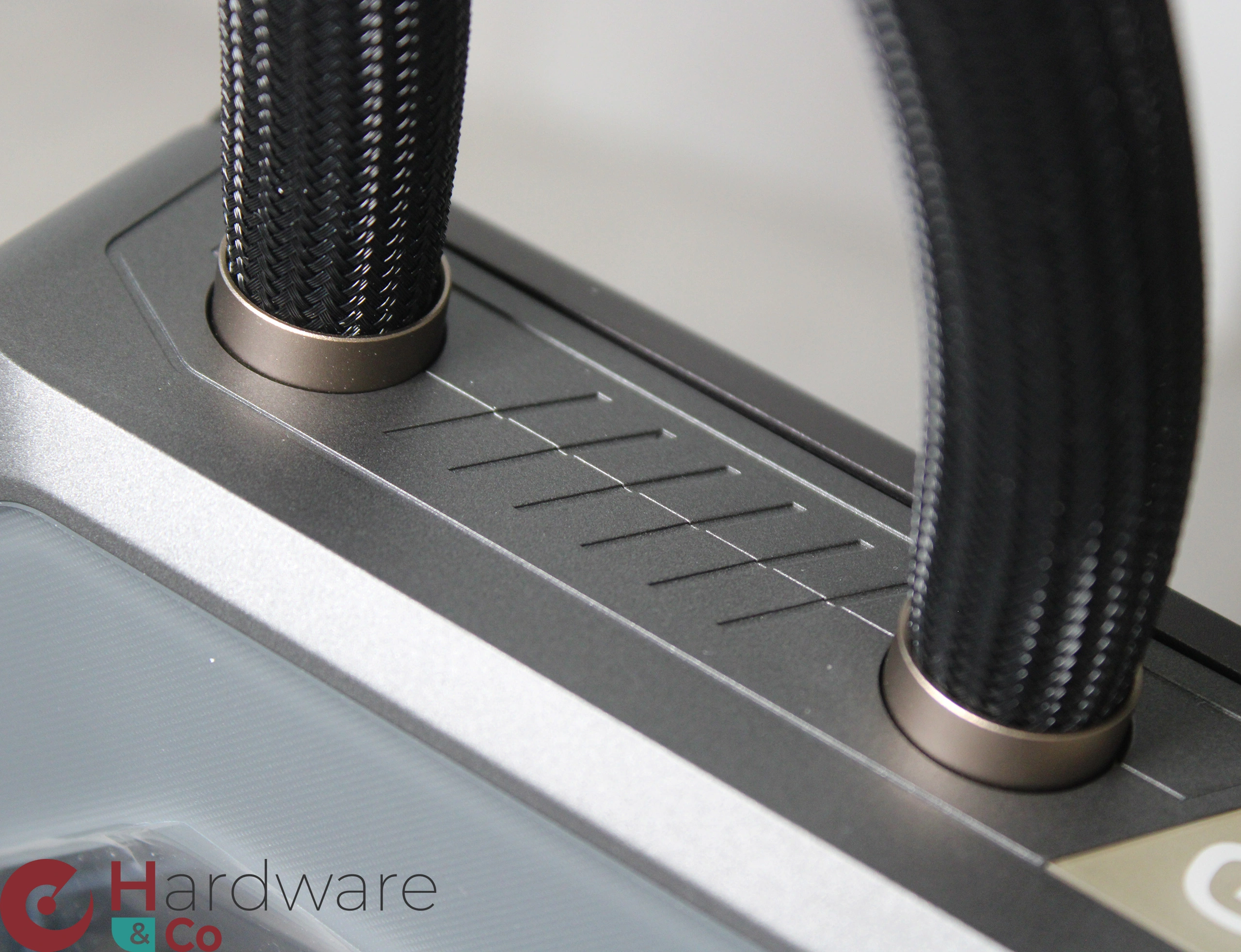 Zotac Rtx5090 Arcticstorm Aio Carte Tuyaux