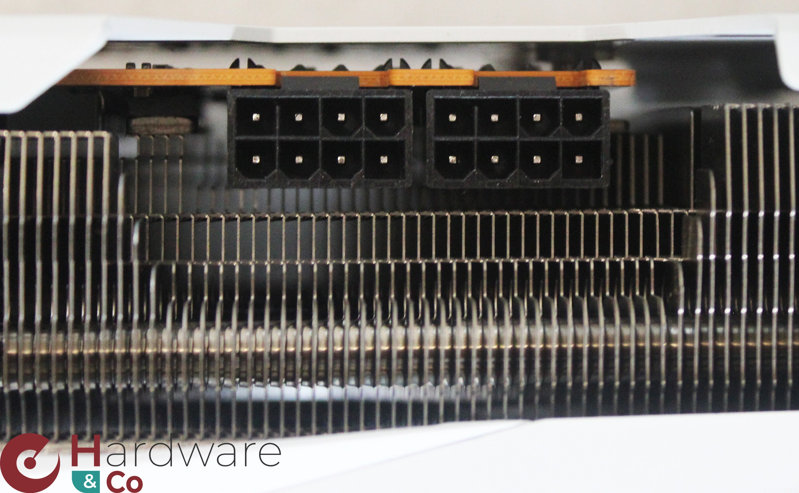 Xfx Rx9070xt Swift White Alimentation