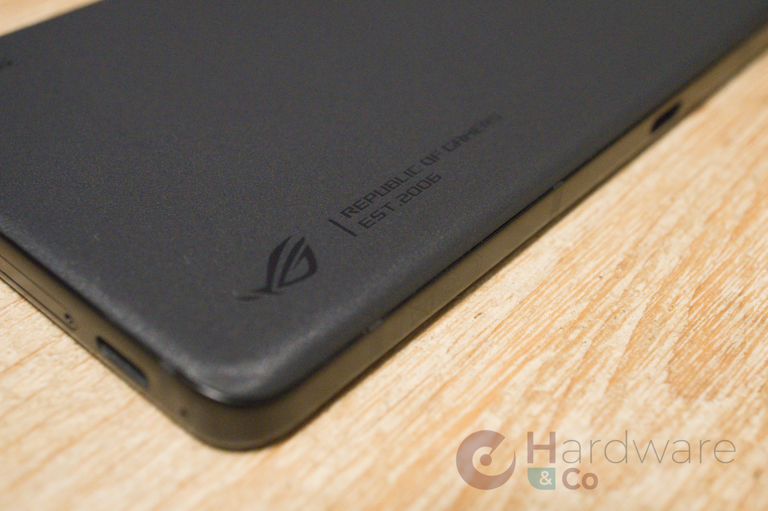Asus Rog Phone 9 Pro Detail