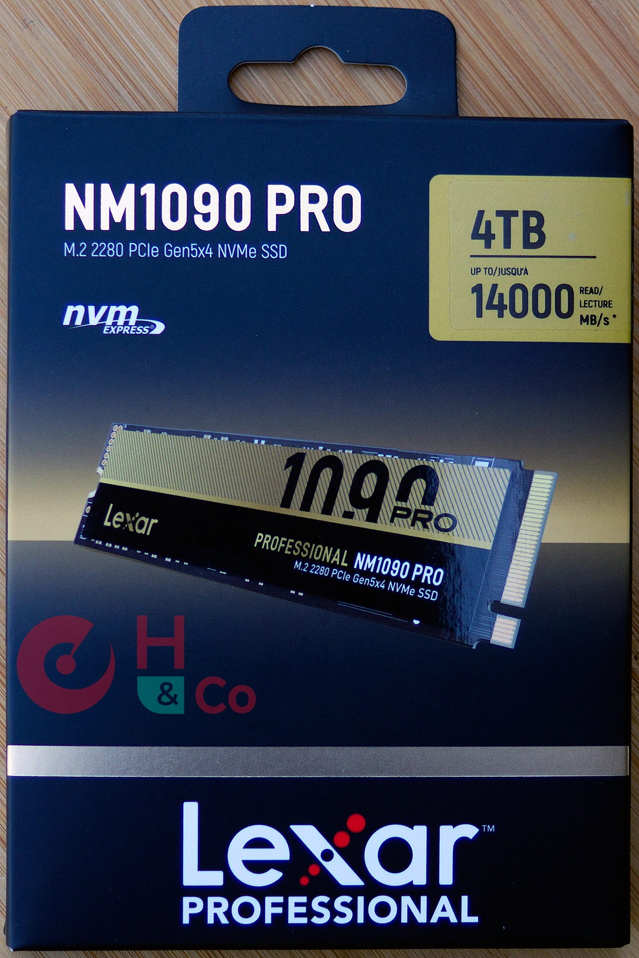 Boite Lexar NM1090 Pro 4 To : face avant