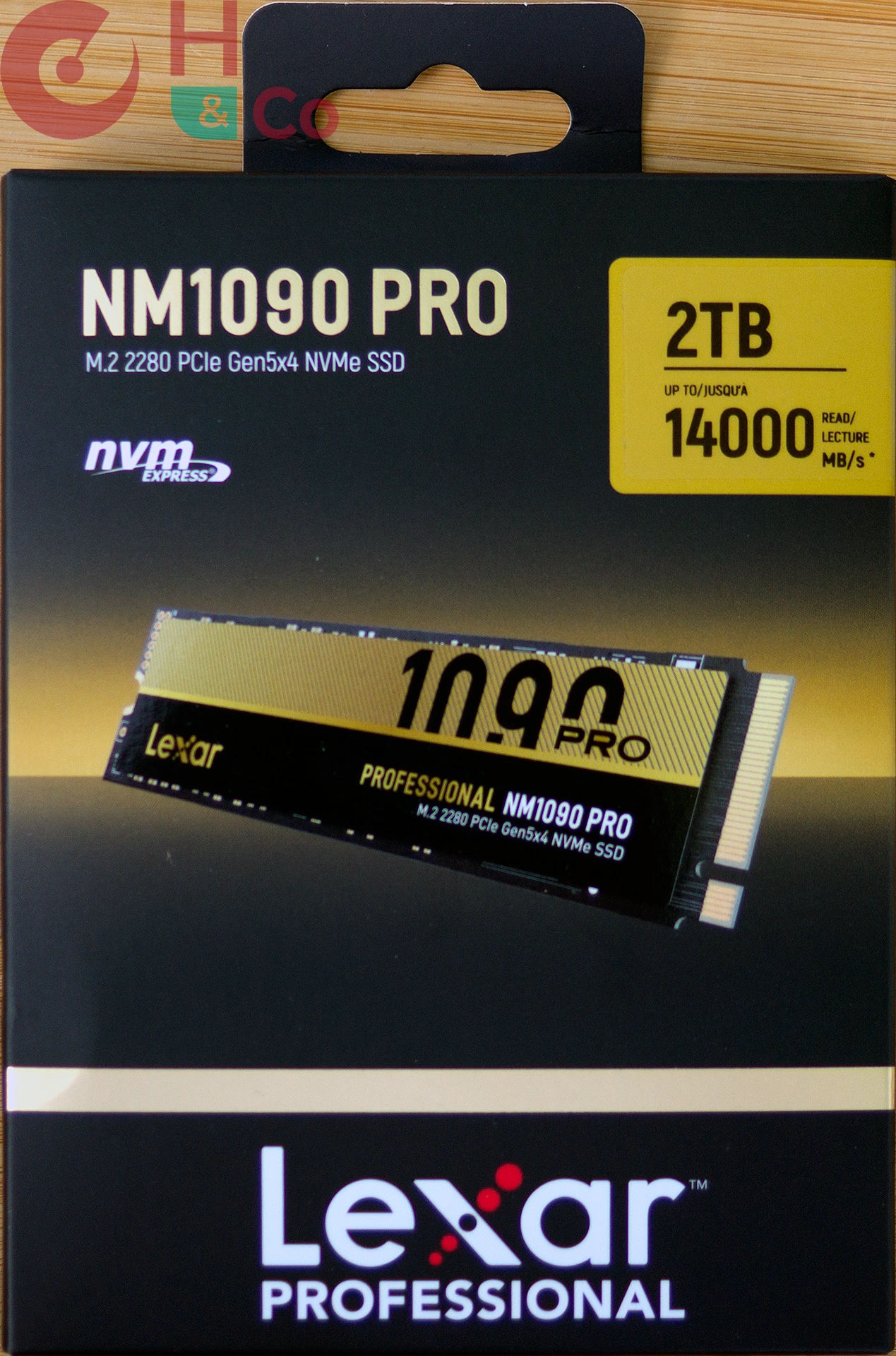 Lexar NM1090 Pro : face avant de la boite