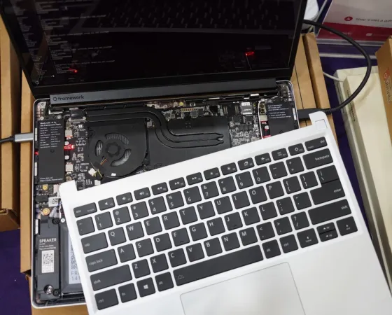 Deepcomputing  Dc Roma Motherboard Semiopened Thumb